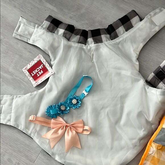 Bundle of Dog items for Small dogs 2 Checkered Jackets 2 Necklaces 20lbs under - Picture 4 of 7
